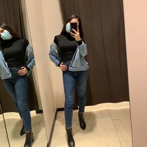 Meet your Posher, Lina